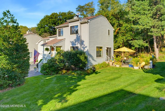14 Oxford Lane, Middletown, NJ 07748
