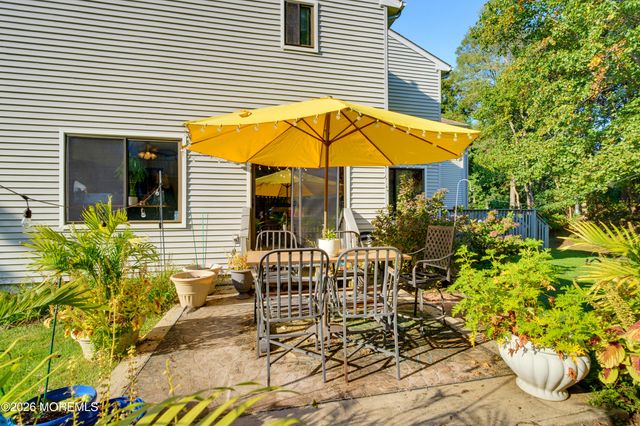 14 Oxford Lane, Middletown, NJ 07748