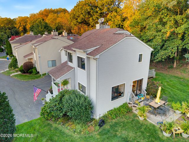 14 Oxford Lane, Middletown, NJ 07748