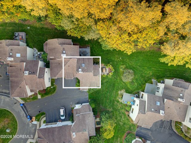 14 Oxford Lane, Middletown, NJ 07748