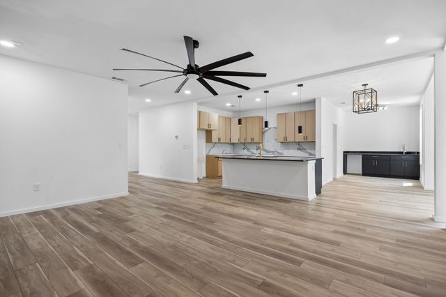 1011 S Waverly Drive, Dallas, TX 75208