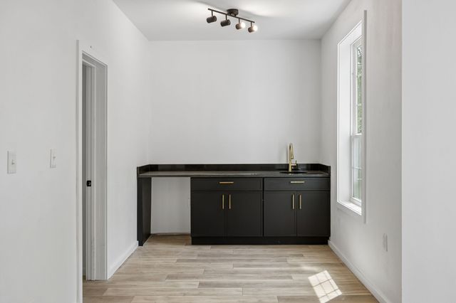 1011 S Waverly Drive, Dallas, TX 75208