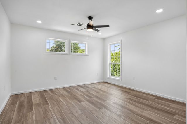 1011 S Waverly Drive, Dallas, TX 75208