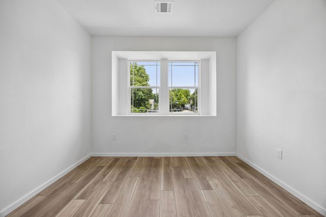 1011 S Waverly Drive, Dallas, TX 75208