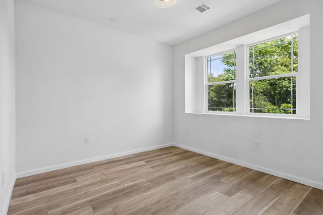1011 S Waverly Drive, Dallas, TX 75208