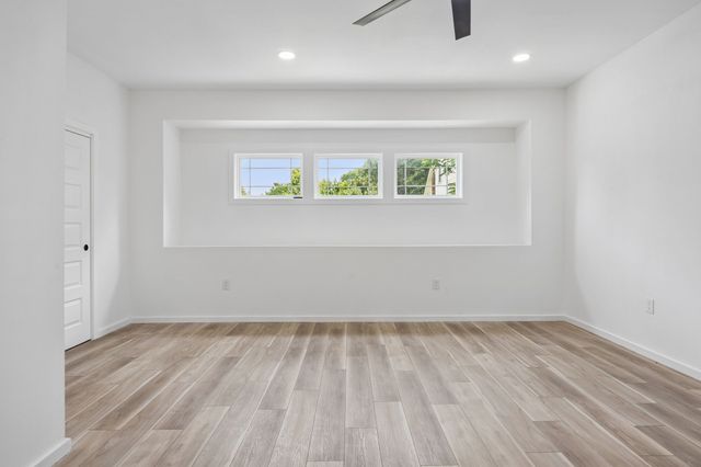1011 S Waverly Drive, Dallas, TX 75208