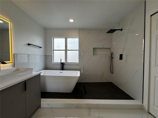 219 LARGOVISTA DRIVE, Oakland, FL 34787