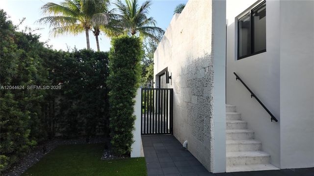 570 S Shore Drive, Miami Beach, FL 33141