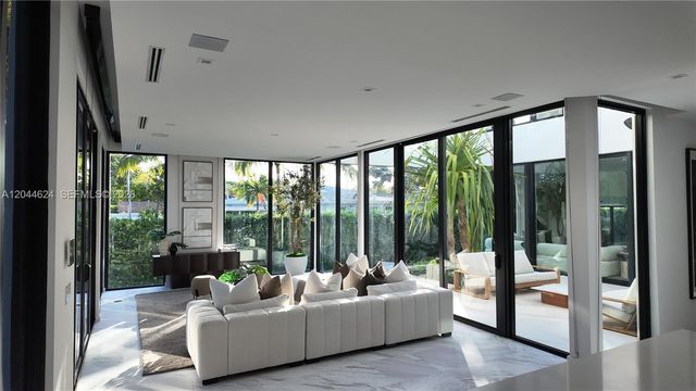 570 S Shore Drive, Miami Beach, FL 33141