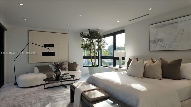 570 S Shore Drive, Miami Beach, FL 33141