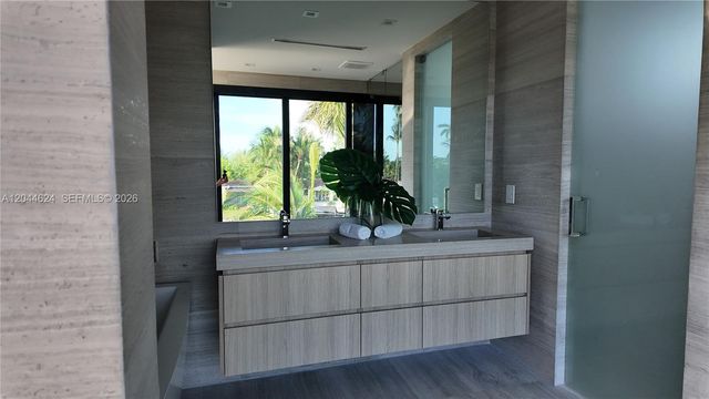 570 S Shore Drive, Miami Beach, FL 33141