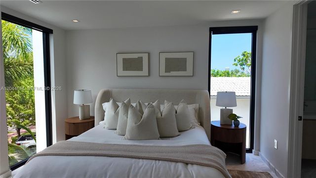 570 S Shore Drive, Miami Beach, FL 33141