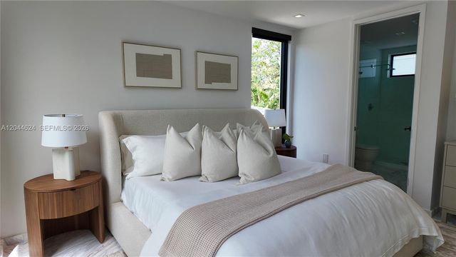 570 S Shore Drive, Miami Beach, FL 33141