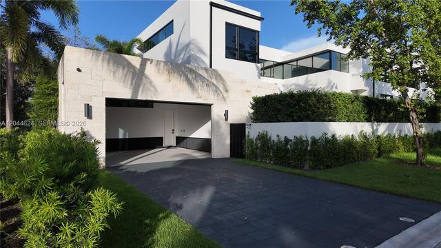 570 S Shore Drive, Miami Beach, FL 33141