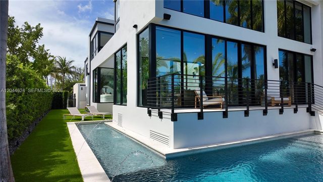 570 S Shore Drive, Miami Beach, FL 33141