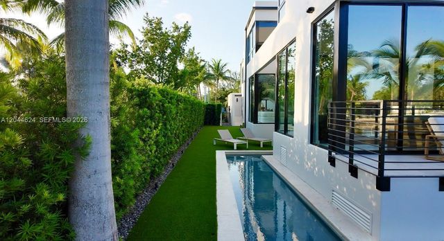570 S Shore Drive, Miami Beach, FL 33141