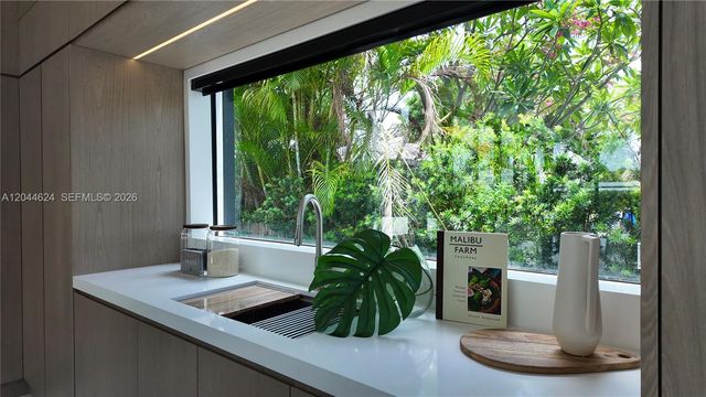 570 S Shore Drive, Miami Beach, FL 33141
