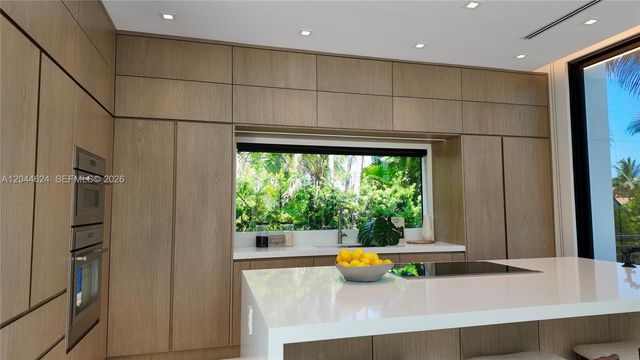 570 S Shore Drive, Miami Beach, FL 33141