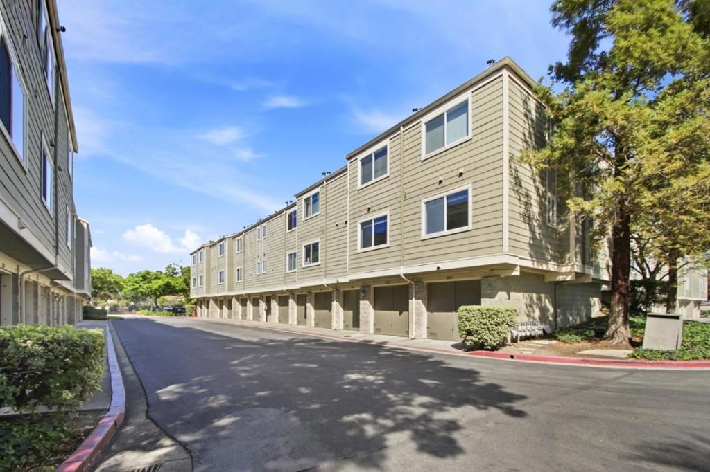Image 24 of property listing at 2035 Castlebury Drive, San Jose, CA 95116