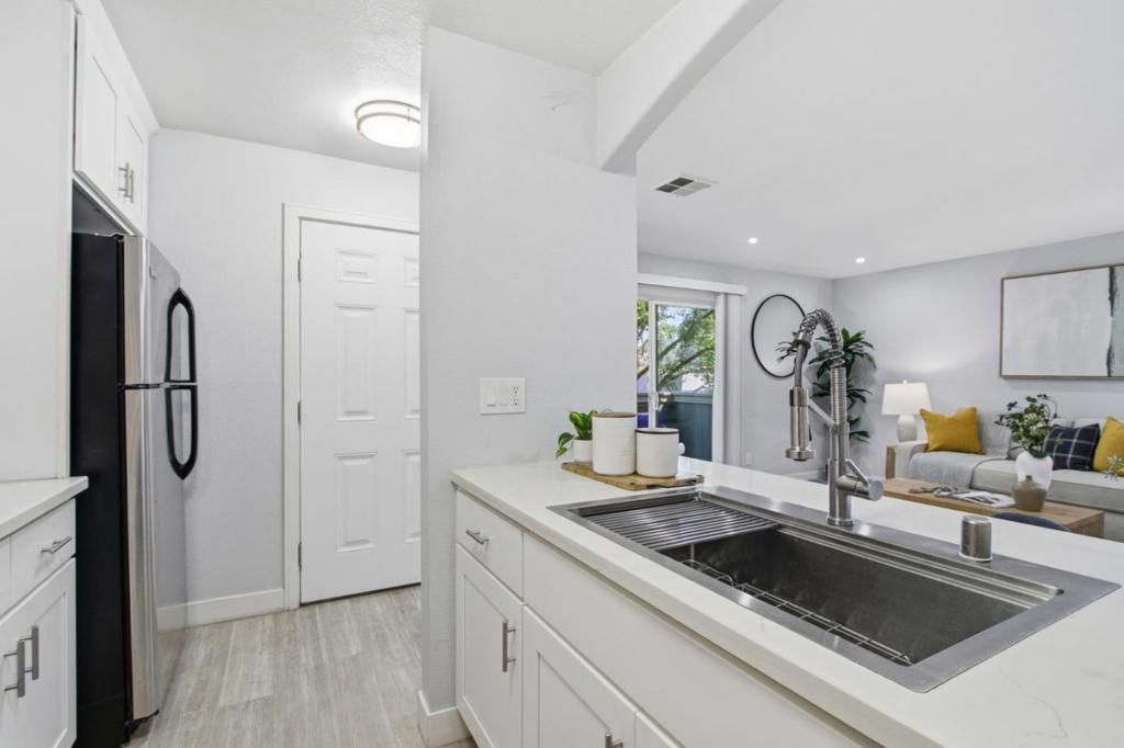 Image 7 of property listing at 2035 Castlebury Drive, San Jose, CA 95116