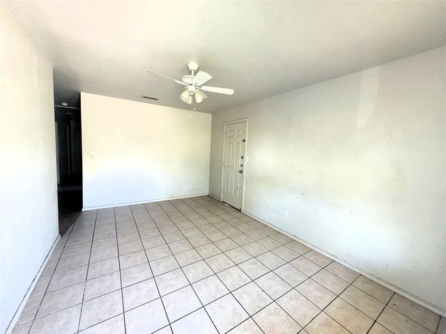 5209 Calloway Street, Sansom Park, TX 76114