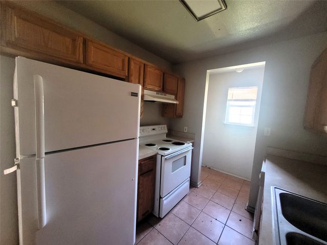 5209 Calloway Street, Sansom Park, TX 76114