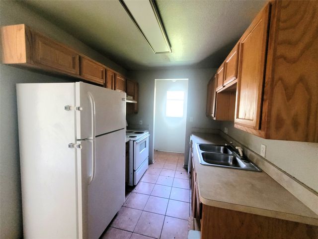 5209 Calloway Street, Sansom Park, TX 76114