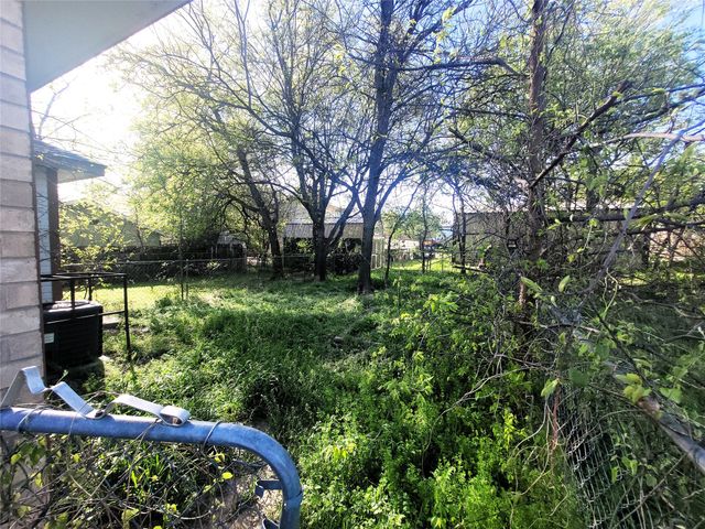 5209 Calloway Street, Sansom Park, TX 76114