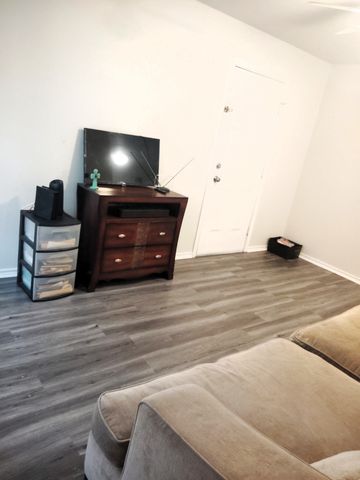 5209 Calloway Street, Sansom Park, TX 76114