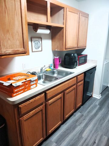 5209 Calloway Street, Sansom Park, TX 76114