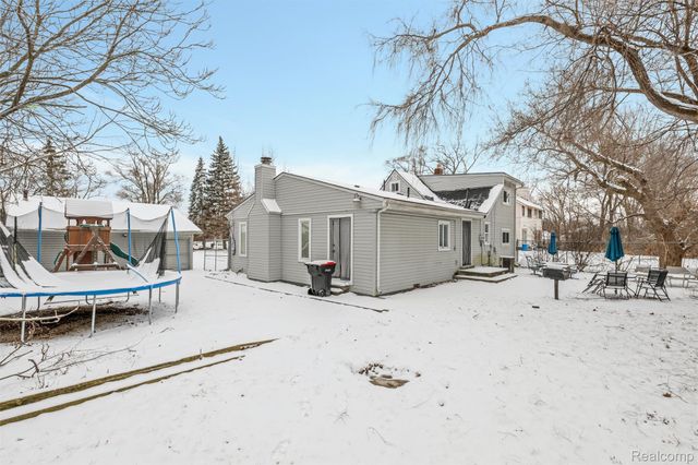 18240 Webster Avenue, Southfield, MI 48076