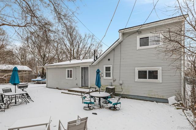 18240 Webster Avenue, Southfield, MI 48076