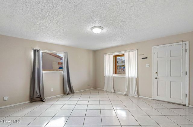 4736 CHISOS Lane, El Paso, TX 79904
