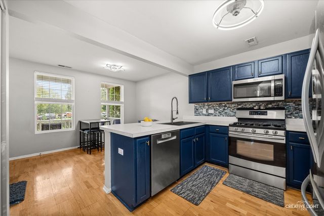114 Presidential Boulevard, Oswego, IL 60543