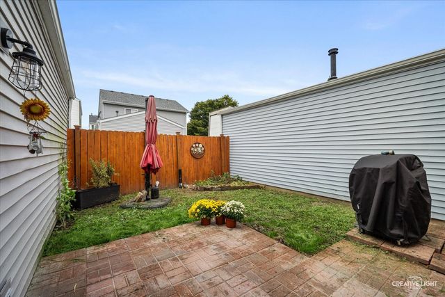 114 Presidential Boulevard, Oswego, IL 60543