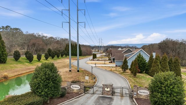 2742 Waterhaven Drive, Chattanooga, TN 37406