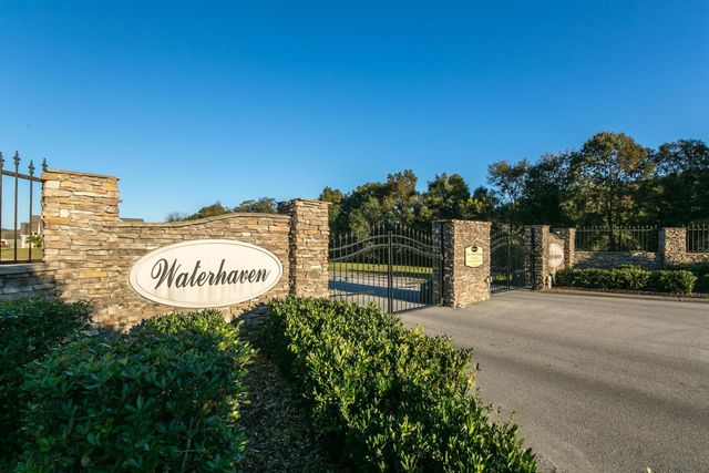 2742 Waterhaven Drive, Chattanooga, TN 37406