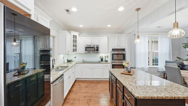 2742 Waterhaven Drive, Chattanooga, TN 37406