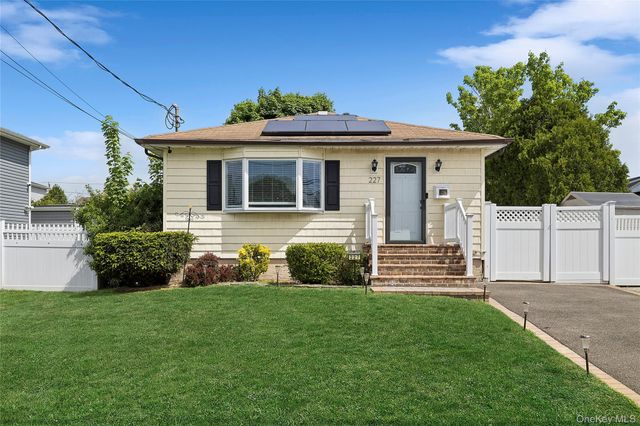 227 Chelsea Avenue, West Babylon, NY 11704