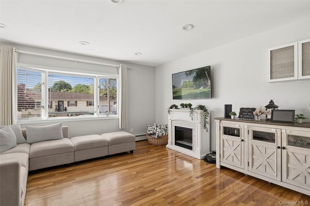 227 Chelsea Avenue, West Babylon, NY 11704