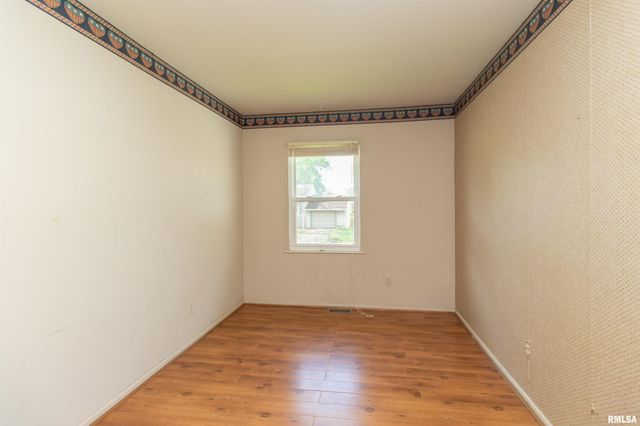 1812 COLUMBUS Drive, Pekin, IL 61554