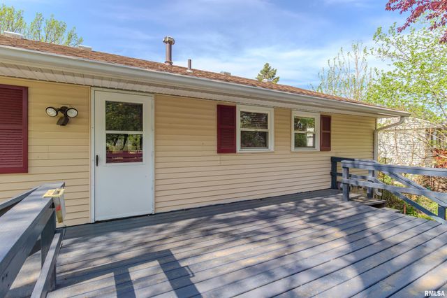 1812 COLUMBUS Drive, Pekin, IL 61554