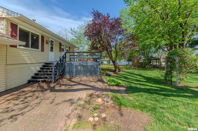 1812 COLUMBUS Drive, Pekin, IL 61554