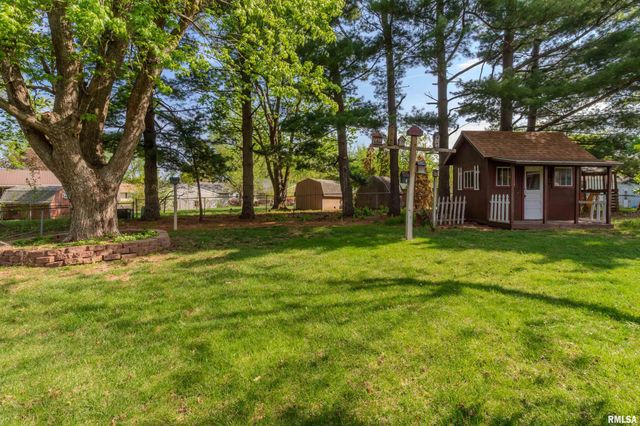1812 COLUMBUS Drive, Pekin, IL 61554