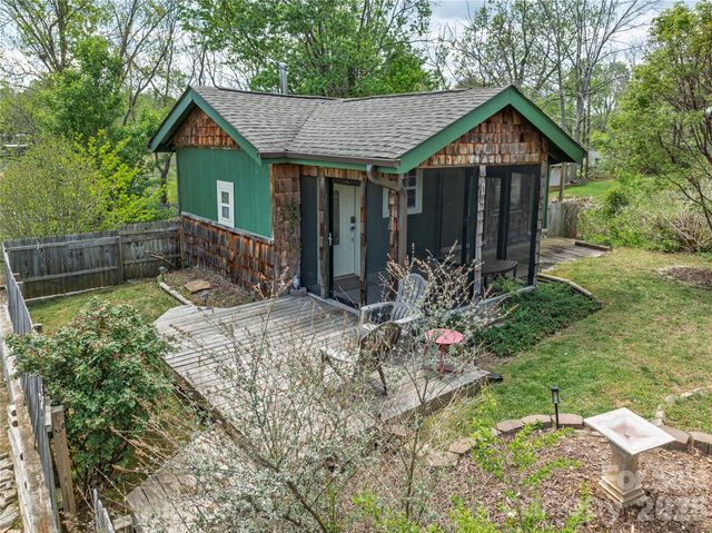 18 Hopedale Circle, Asheville, NC 28806
