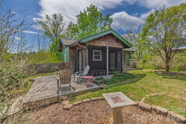 18 Hopedale Circle, Asheville, NC 28806
