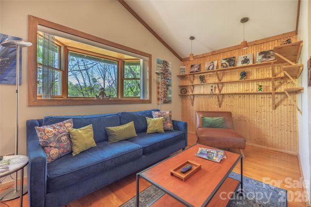 18 Hopedale Circle, Asheville, NC 28806