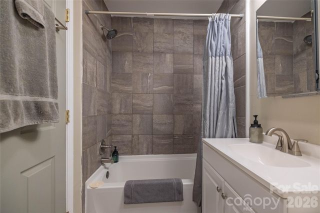 18 Hopedale Circle, Asheville, NC 28806