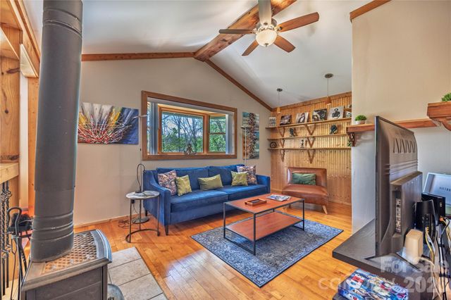 18 Hopedale Circle, Asheville, NC 28806