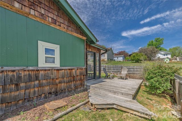 18 Hopedale Circle, Asheville, NC 28806